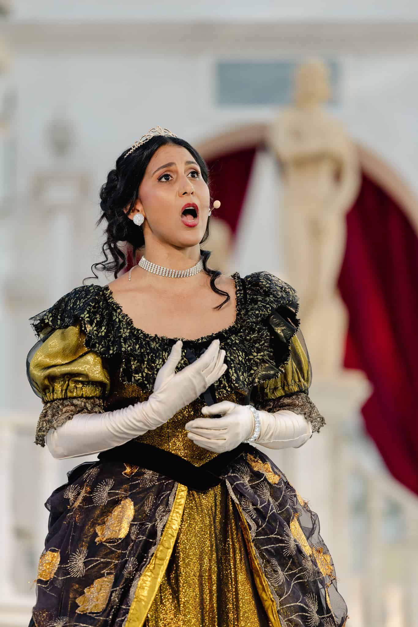 La soprano dominicana comparte escena con destacados intérpretes europeos en una producción dirigida por Dominik am Zehnhoff-Söns.