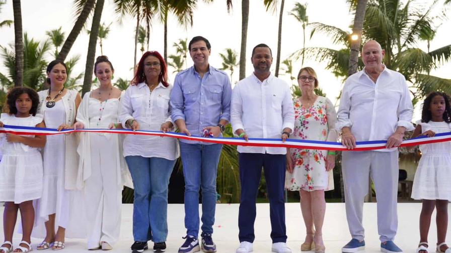 Ministro Roberto Ángel Salcedo inaugura Escuela de Bellas Artes en Las Terrenas Ministro Roberto Ángel Salcedo inaugura Escuela de Bellas Artes en Las Terrenas