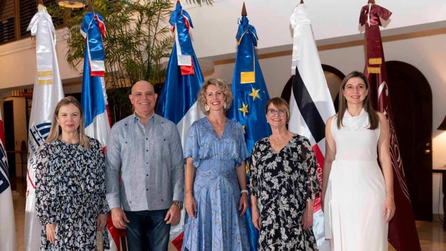 Francia y RD lanzan "Marianne por la cultura dominicana" para apoyar a jóvenes artistas Francia y RD lanzan "Marianne por la cultura dominicana" para apoyar a jóvenes artistas