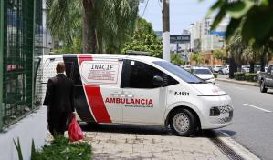 Hombre cae desde torre de parqueos de Ágora Mall hacia el estacionamiento de Aduanas