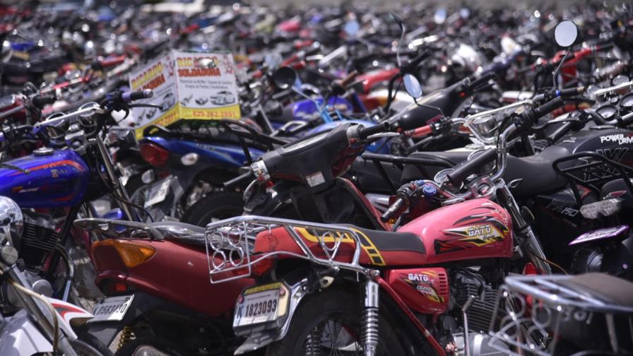 Centenares de motocicletas incautadas en Santiago generan caos y quejas Centenares de motocicletas incautadas en Santiago generan caos y quejas