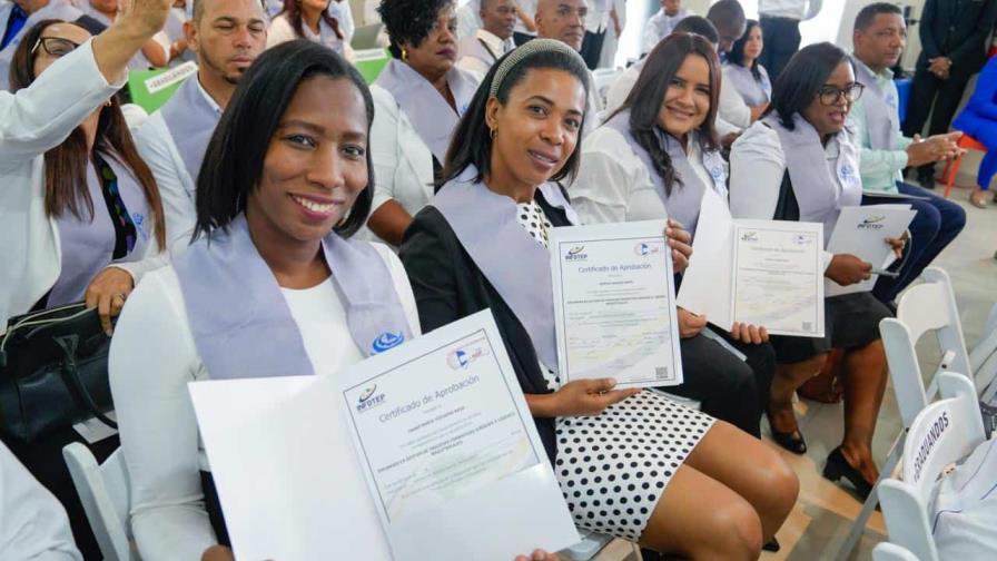 ADP y el Infotep concluyen diplomado sobre procesos formativos