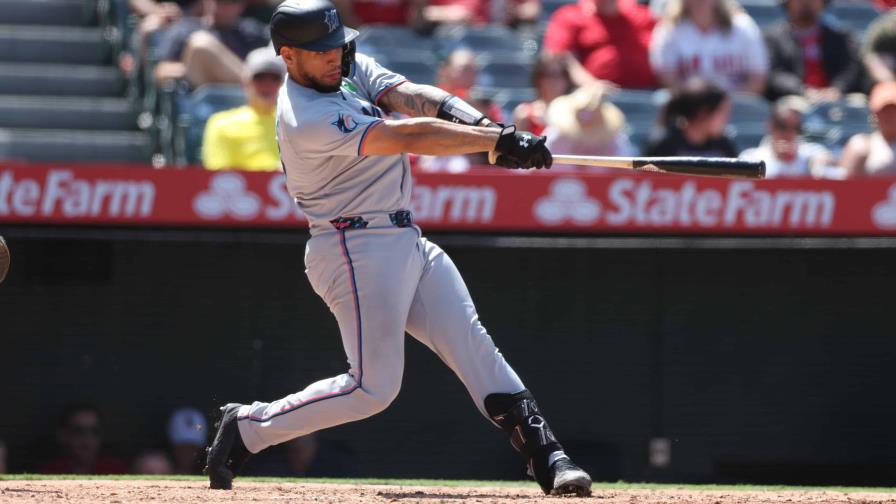 Doblete y jonr&oacute;n de Agust&iacute;n Ram&iacute;rez lideran victoria de los Marlins que logran una haza&ntilde;a