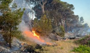 Miles de personas confinadas y casi 3,000 hectáreas quemadas por un incendio en España