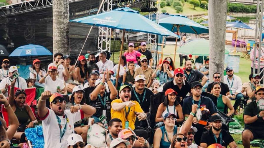 Gepiano F1 reúne cientos de fanáticos para el GP de Silverstone Gepiano F1 reúne cientos de fanáticos para el GP de Silverstone