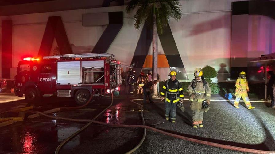 Paneles el&eacute;ctricos causaron conato de incendio en Plaza Duarte