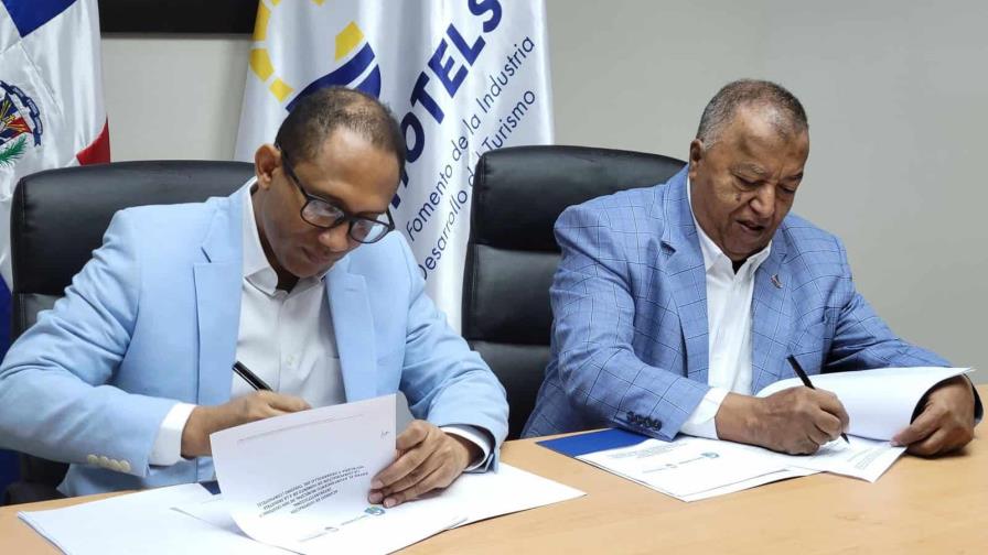 Corphotels y Ayuntamiento de San Cristóbal firman acuerdo estratégico para fomento turístico Corphotels y Ayuntamiento de San Cristóbal firman acuerdo estratégico para fomento turístico