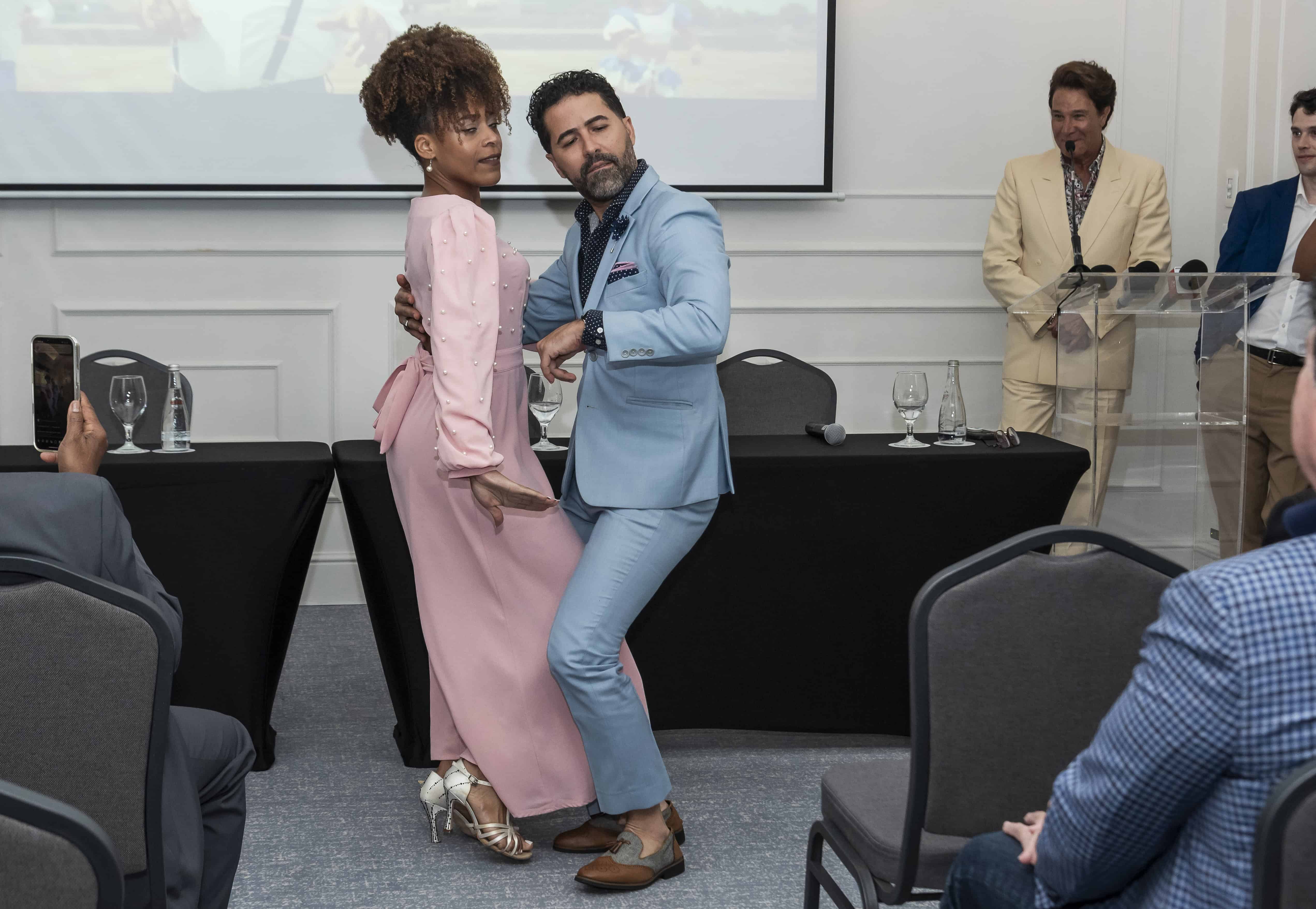 Das Treffen wurde von ADN Bachata belebt.