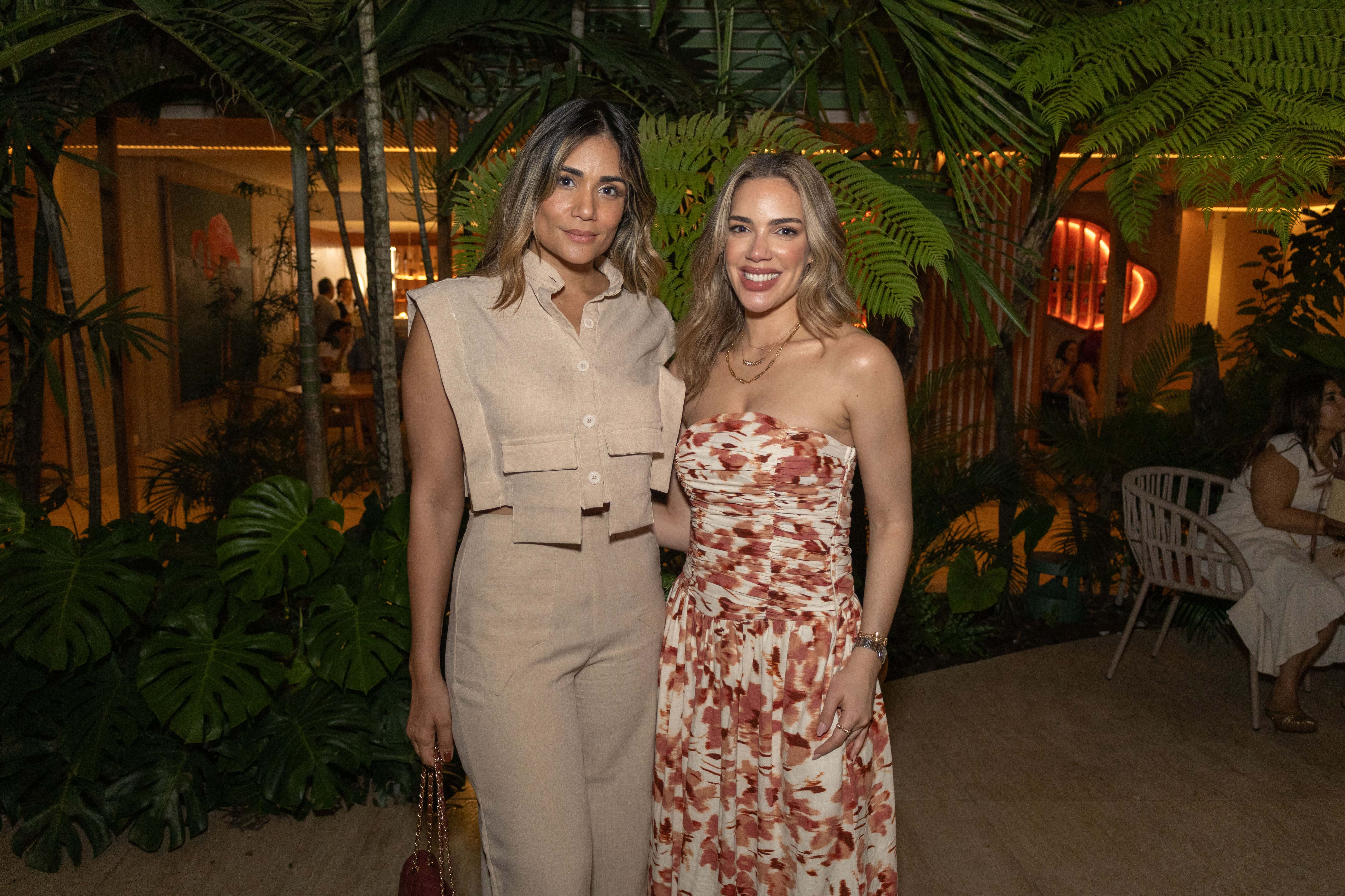 Sophinel Báez y Ashley Pi.