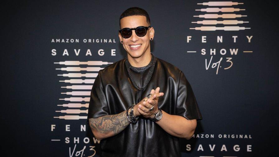 Daddy Yankee anuncia su regreso a la música con el sencillo "Sonríele" Daddy Yankee anuncia su regreso a la música con el sencillo "Sonríele"