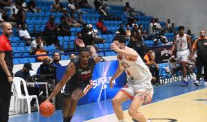 Los Leones de Santo Domingo cortan su racha de derrotas con victoria ante Cañeros del Este