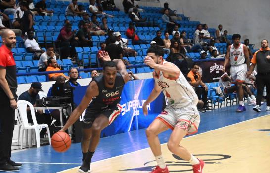 Los Leones de Santo Domingo cortan su racha de derrotas con victoria ante Cañeros del Este