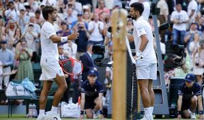 Novak Djokovic y Jannik Sinner avanzan en Wimbledon y se medirán en semifinales