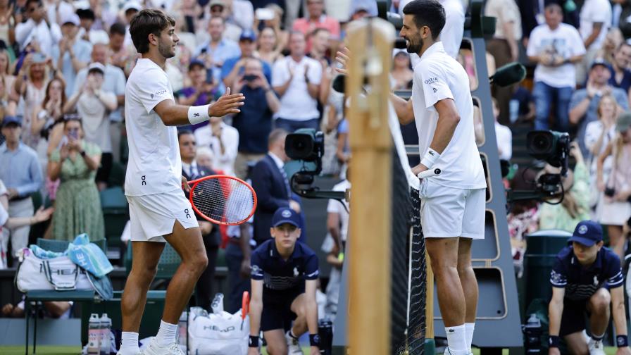 Novak Djokovic y Jannik Sinner avanzan en Wimbledon y se medirán en semifinales