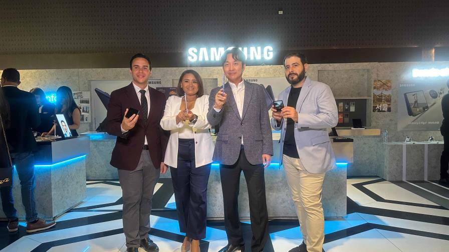 Samsung presenta sus nuevos teléfonos plegables Galaxy Z Flip7 y Galaxy Z Fold7 Samsung presenta sus nuevos teléfonos plegables Galaxy Z Flip7 y Galaxy Z Fold7