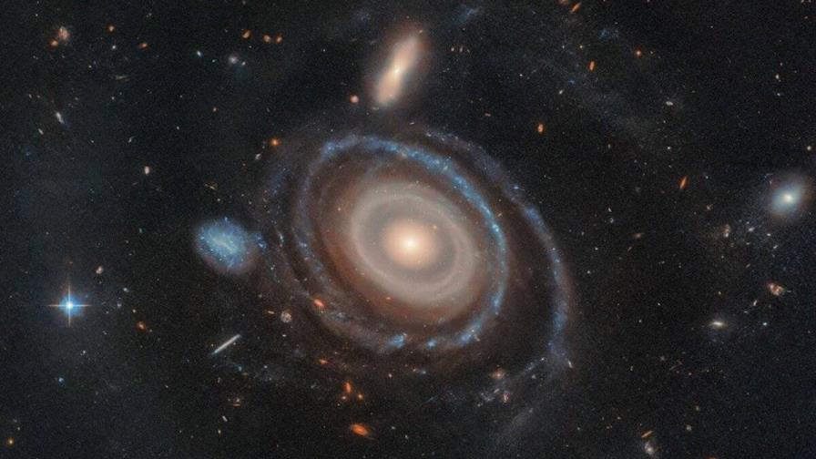 La Tierra y toda nuestra galaxia podrían estar dentro de un misterioso agujero gigante La Tierra y toda nuestra galaxia podrían estar dentro de un misterioso agujero gigante