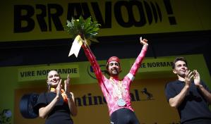 Healy se despierta de un sueño en Vire y Pogacar cede a Van der Poel el maillot amarillo