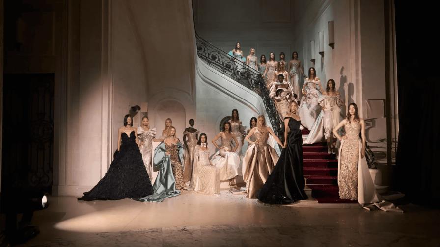 Elie Saab y Viktor & Rolf llenan de plumas la pasarela de París Elie Saab y Viktor & Rolf llenan de plumas la pasarela de París