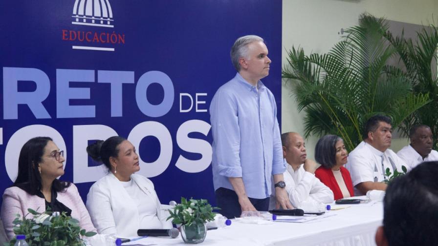 Ministro de Educación garantiza ningún estudiante quedará fuera del año escolar por falta de cupo Ministro de Educación garantiza ningún estudiante quedará fuera del año escolar por falta de cupo