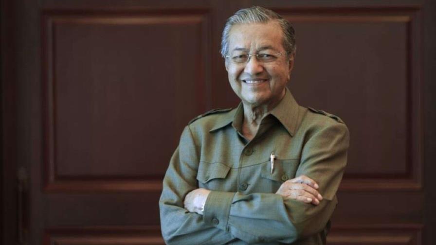El exlíder malasio Mahathir Mohamad cumple 100 años aún activo con un pódcast y en redes