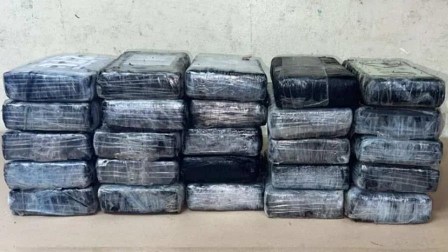 Incautan en Panamá 1,083 kilos de droga y arrestan a siete personas Incautan en Panamá 1,083 kilos de droga y arrestan a siete personas