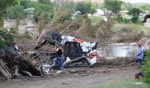 Ola solidaria tras la tragedia: voluntarios ayudan en el corazón del desastre en Texas