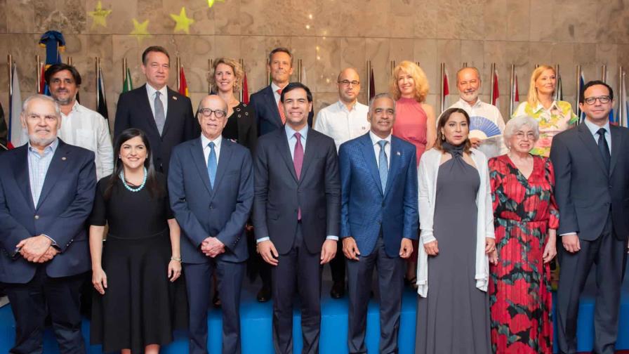 La embajadora de la Unión Europea conmemora el Día de Europa