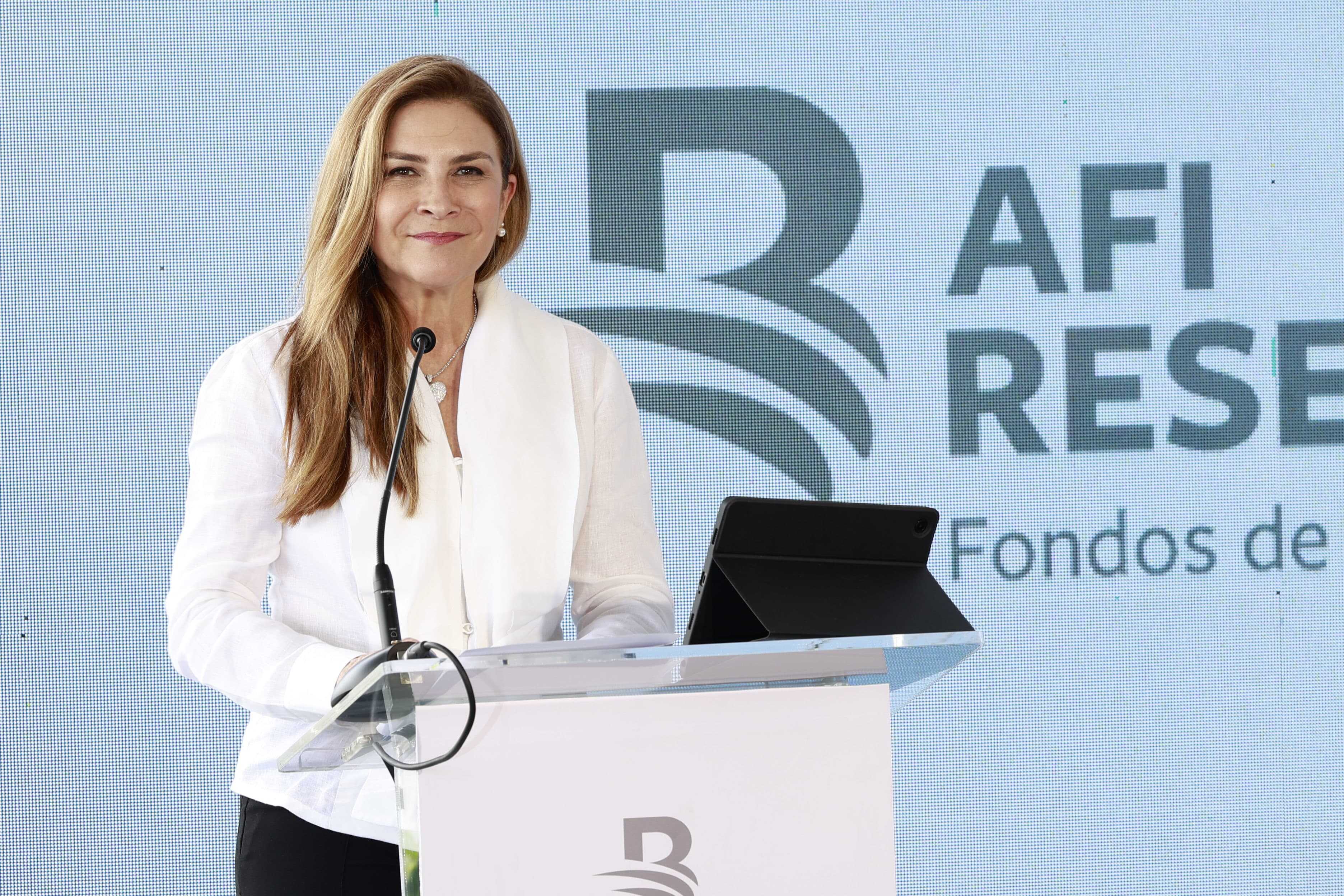 La alcaldesa del Distrito Nacional, Carolina Mejía, expresando unas palabras en la actividad.