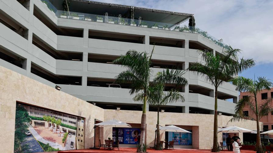 Inauguran plaza de parqueos en la Zona Colonial con tarifa de RD$100 por hora Inauguran plaza de parqueos en la Zona Colonial con tarifa de RD$100 por hora