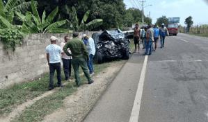 Patana mata a dos hermanos al chocar camioneta en que transitaban en Dajabón Patana mata a dos hermanos al chocar camioneta en que transitaban en Dajabón