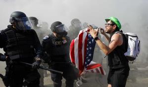 Peor que la pandemia: redadas migratorias paralizan el comercio en Los Ángeles