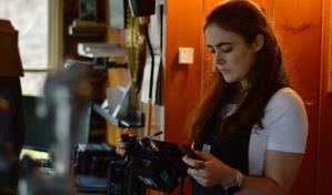 Ana Juanola: una mirada firme detrás de la cámara