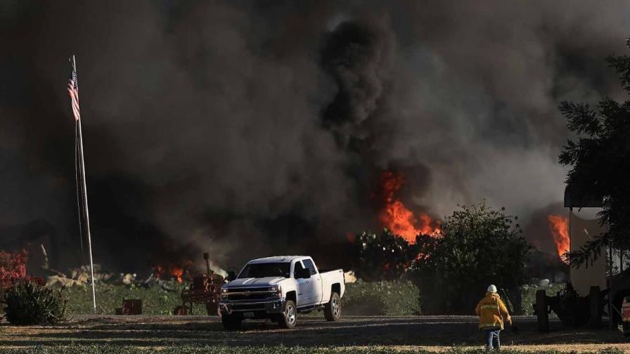 Evacuan a turistas y residentes del Gran Cañón por incendios forestales Evacuan a turistas y residentes del Gran Cañón por incendios forestales