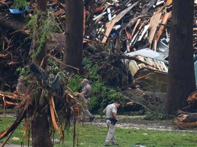 Inundaciones en Texas detienen búsquedas por lluvias