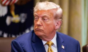 Trump reaparece con más de 40 mensajes en Truth Social tras rumores sobre su salud