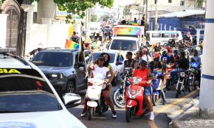 La caravana del Orgullo LGBTIQ+ 2025 recorre la capital con música y color