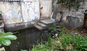 Familias del barrio 27 de Febrero claman por auxilio ante colapso sanitario que ya cobró una vida