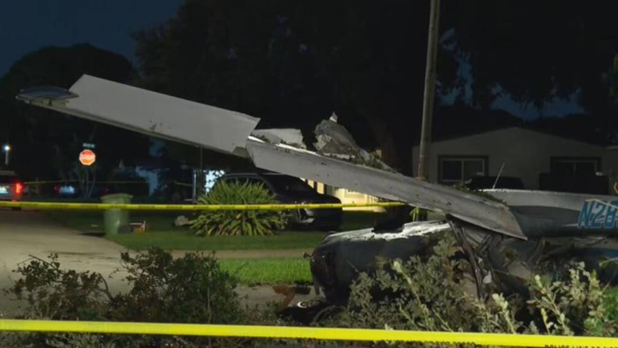 Cuatro personas hospitalizadas tras estrellarse su avioneta en vecindario de Florida