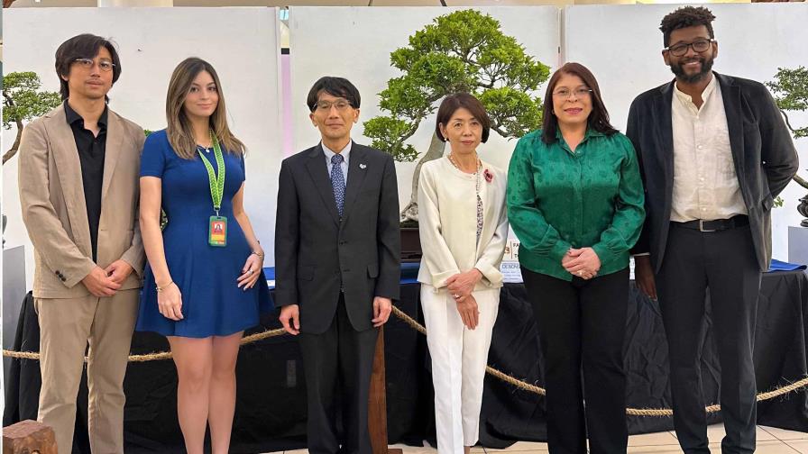 Embajada de Japón y el Club Bonsái Nativo realizan exposición de Bonsái en Ágora Mall Embajada de Japón y el Club Bonsái Nativo realizan exposición de Bonsái en Ágora Mall