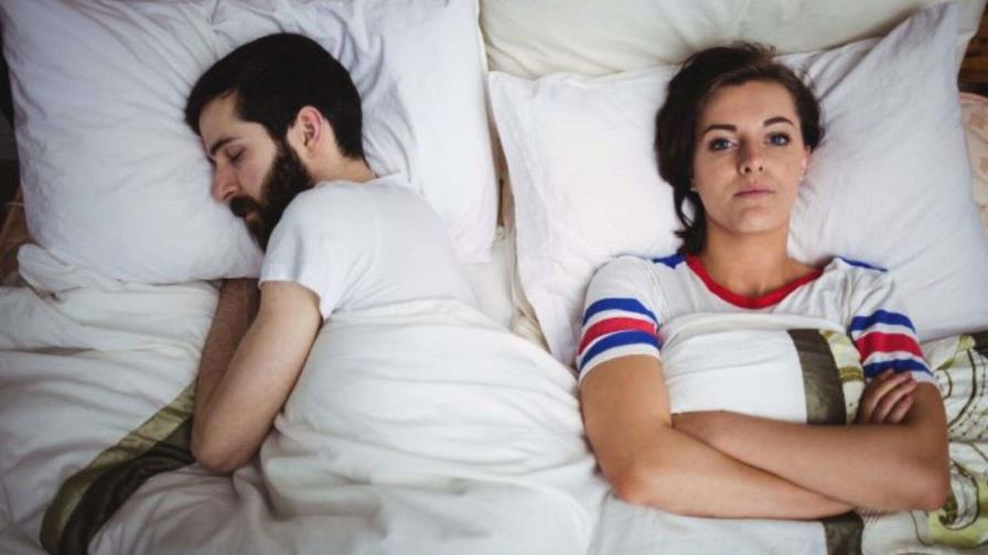 ¿Las parejas que duermen separadas descansan mejor?