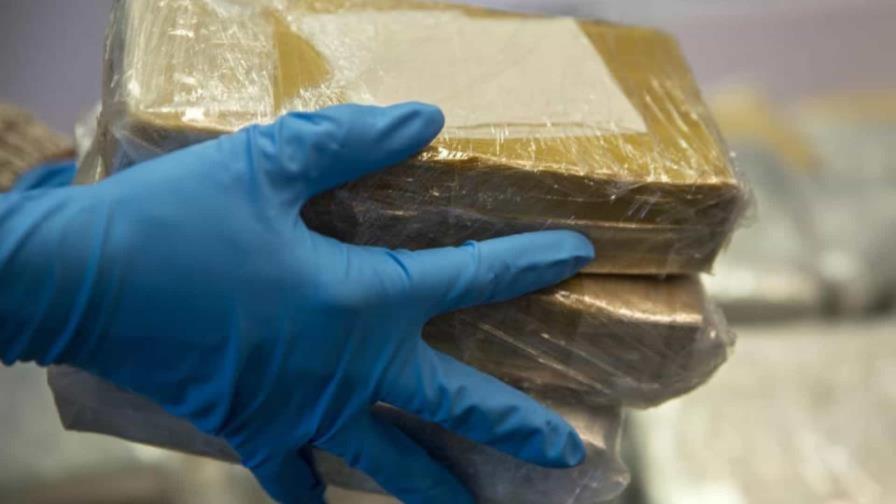 Incautan más de 450 kilos de cocaína y arrestan a tres venezolanos en aguas de Puerto Rico Incautan más de 450 kilos de cocaína y arrestan a tres venezolanos en aguas de Puerto Rico