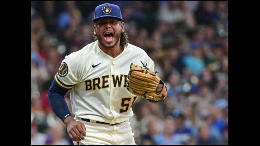 Freddy Peralta brilla y Cerveceros explota en su momento para castigar 8-1 a Nacionales Freddy Peralta brilla y Cerveceros explota en su momento para castigar 8-1 a Nacionales