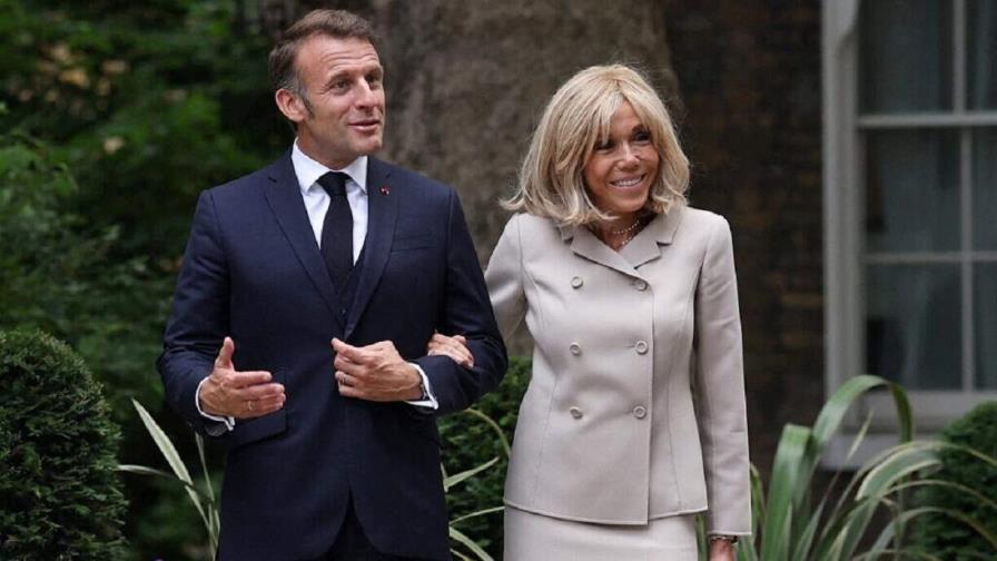 Brigitte Macron apela contra las mujeres que difundieron el bulo de que es transgénero Brigitte Macron apela contra las mujeres que difundieron el bulo de que es transgénero