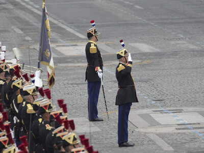 Francia invertirá 10,000 millones de euros en su portaaviones