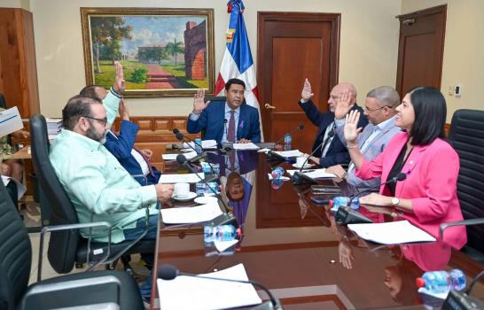 Senadores, empresarios y trabajadores definen hoy rumbo de la reforma laboral