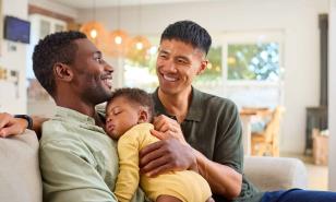 Los homosexuales y la adopción de niños