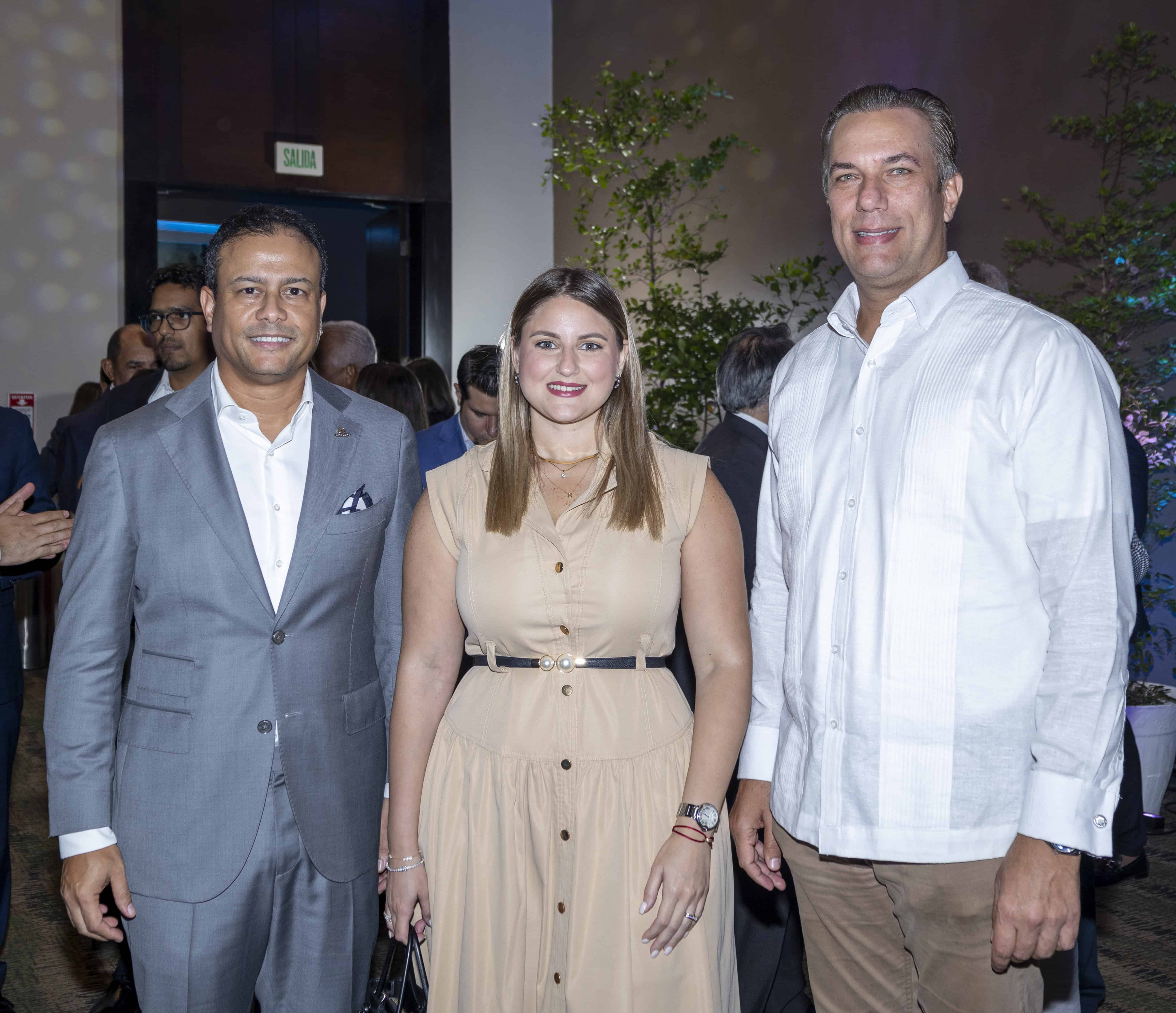 Carlos Flores, Sadia Jorge ve Eric Lembcke.