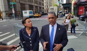 Espaillat y Velázquez denuncian obstrucción por parte de ICE durante visita de supervisión