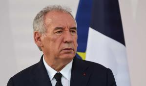 La oposición francesa amenaza con tumbar al Gobierno de François Bayrou por sus recortes La oposición francesa amenaza con tumbar al Gobierno de François Bayrou por sus recortes