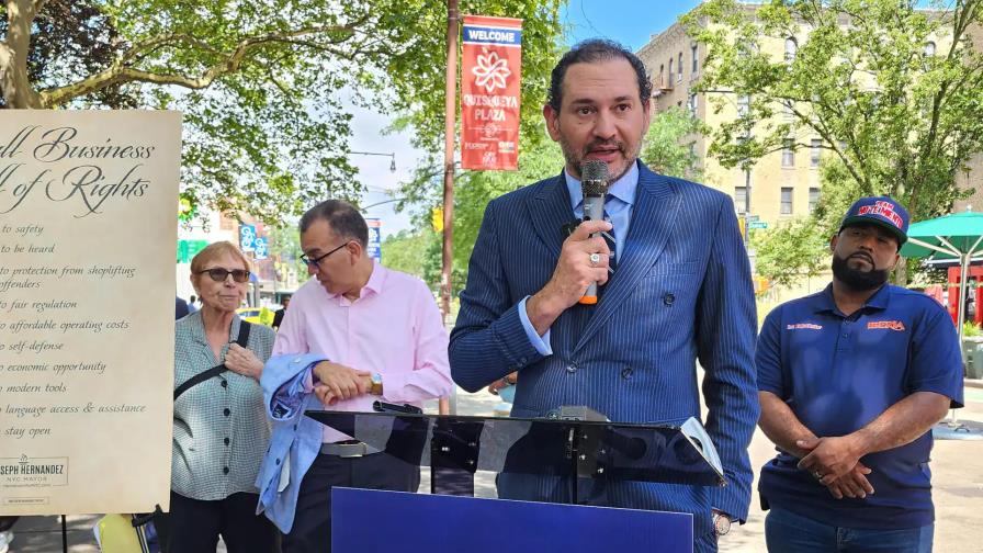 Aspirante latino a alcaldía de Nueva York asegura que se presenta para frenar al comunismo Aspirante latino a alcaldía de Nueva York asegura que se presenta para frenar al comunismo